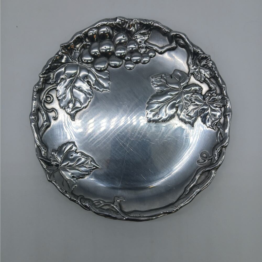 Arthur Court 2000 8" Grape Round Serving Plate Aluminum Cheese hors d'œuvres